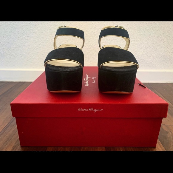 BRAND NEW Salvatore Ferragamo Suede Black Sandal - Picture 2 of 11